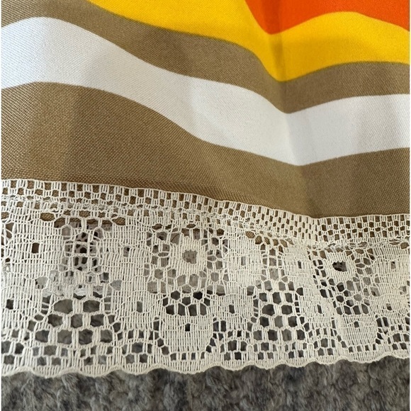 Ronni Nicole dress with stripes and lace trim - Picture 6 of 6